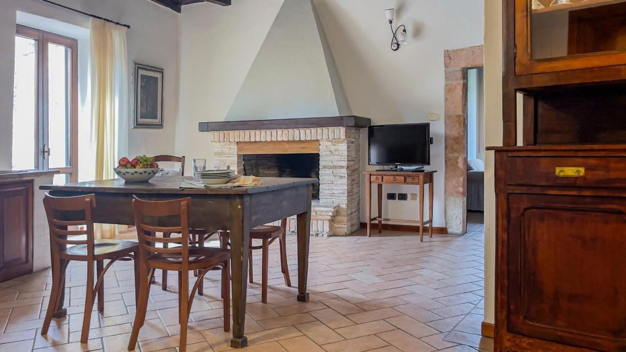 Aparthotel Borgo San Valentino Arrone Exterior foto
