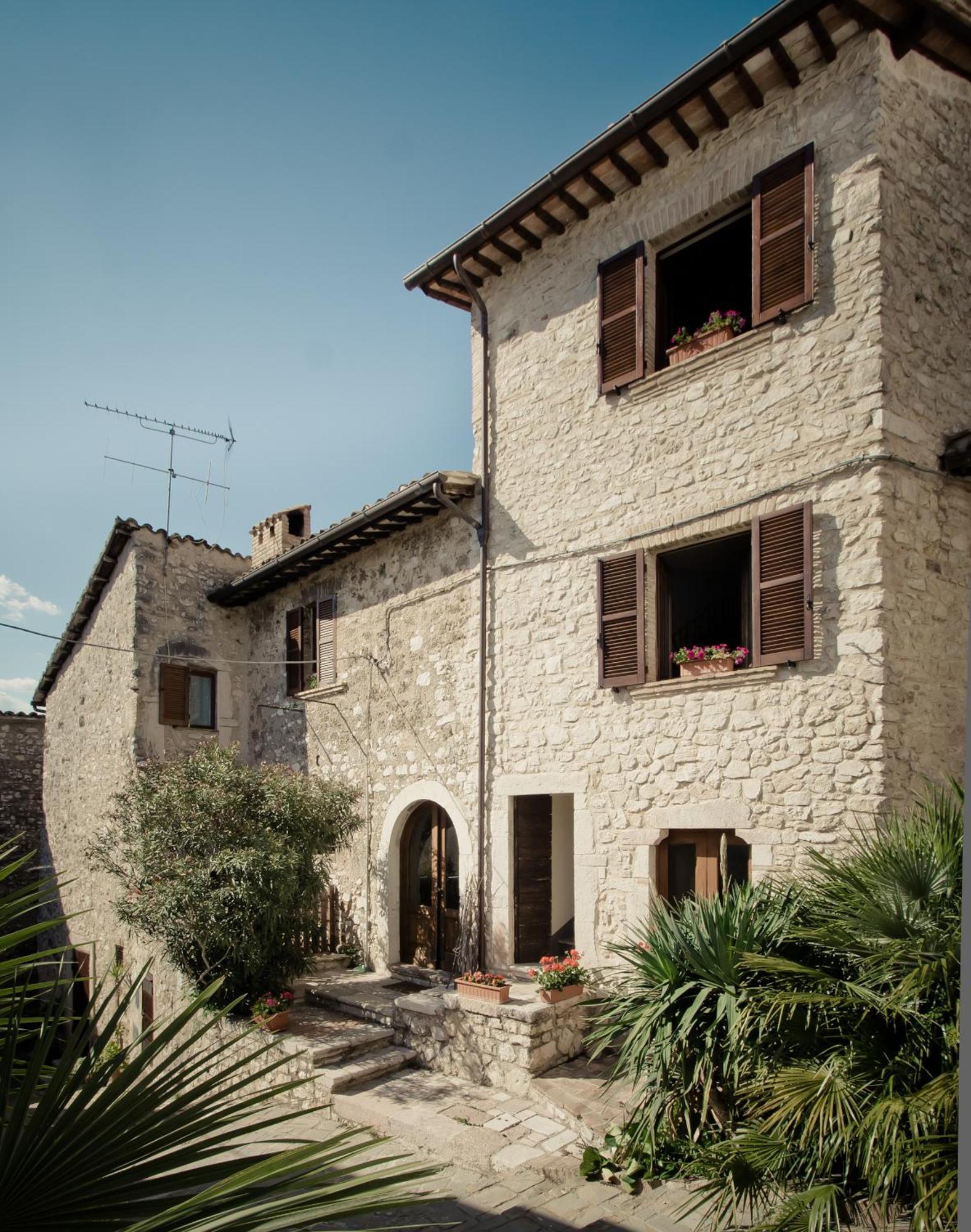 Aparthotel Borgo San Valentino Arrone Exterior foto