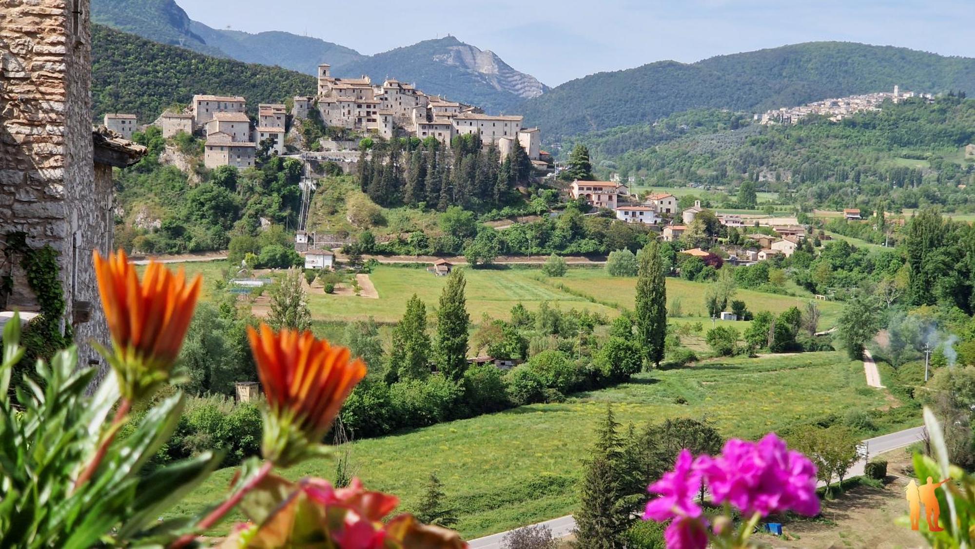 Aparthotel Borgo San Valentino Arrone Exterior foto